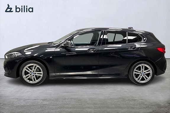 BMW 118i 4 of 5