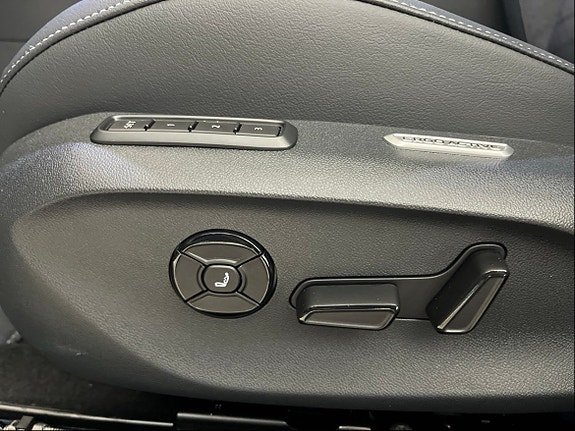 Volkswagen Passat 13 of 20