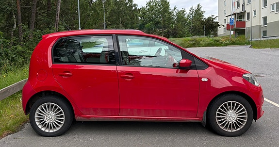 Volkswagen UP! 4 of 5