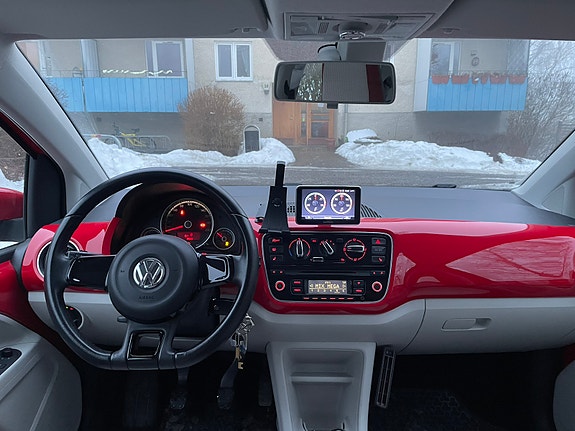 Volkswagen UP! 5 of 5