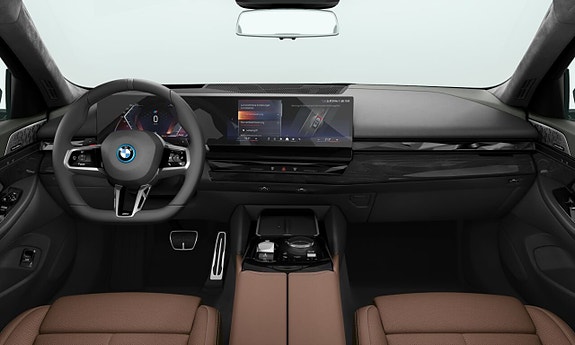 BMW 550e 3 of 4