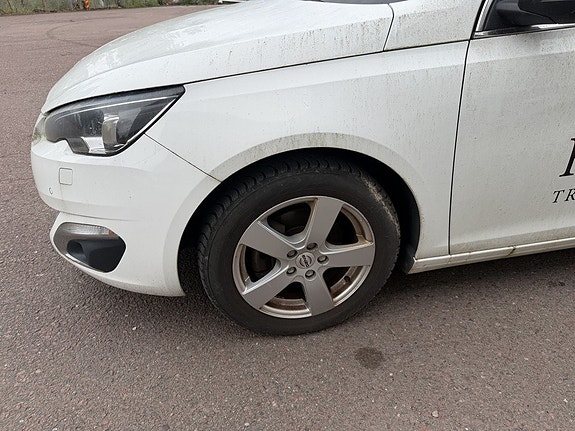 Peugeot 308 5 of 5