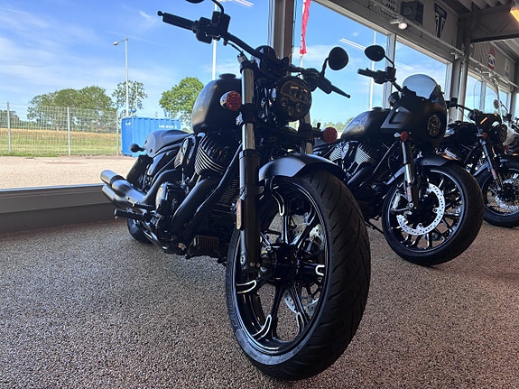 Indian Chief Dark Horse Black Smoke 6 of 6