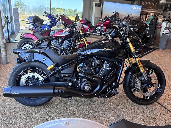 Indian Scout 101 Onyx Black Crystal