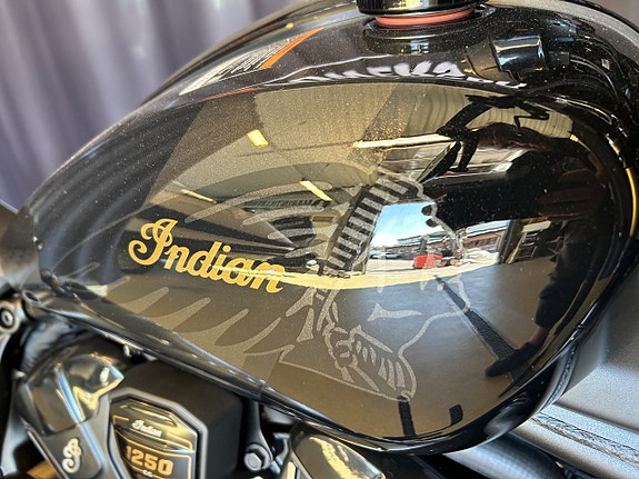 Indian Scout 101 Onyx Black Crystal 8 of 8