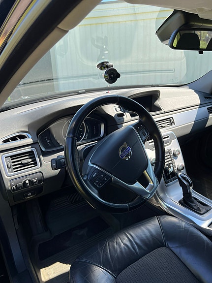 Volvo V70 12 of 15