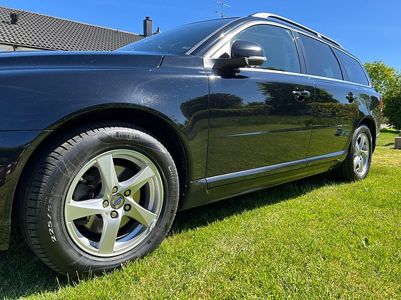 Volvo V70 11 of 15