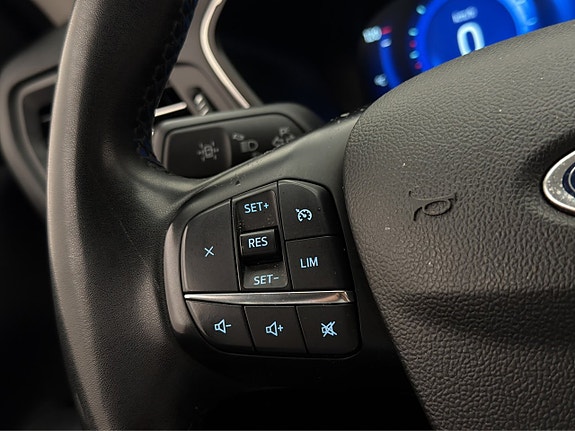 Ford Kuga 14 of 30
