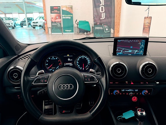 Audi RS3 15 of 17