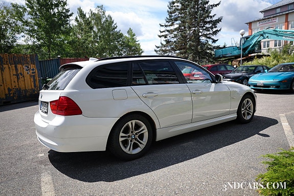 BMW 320d 4 of 19