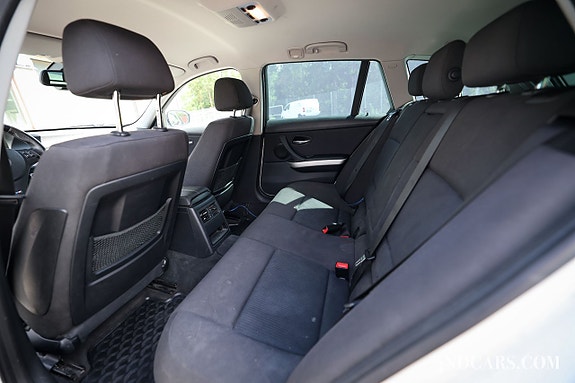BMW 320d 14 of 19