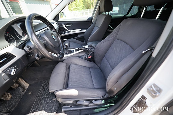 BMW 320d 15 of 19
