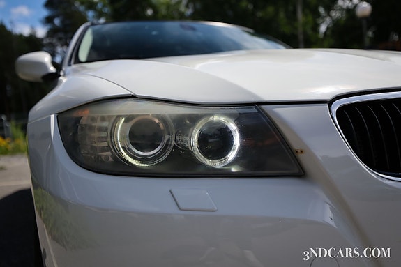 BMW 320d 2 of 19