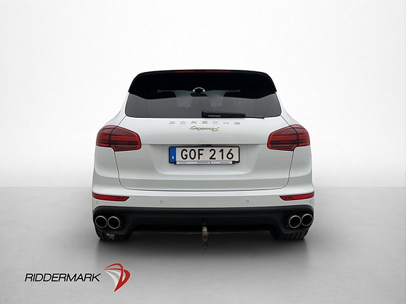 Porsche Cayenne S 5 of 5