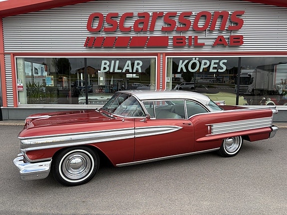 Oldsmobile Ninety Eight 3 of 5