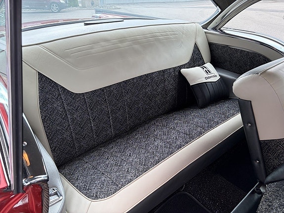 Oldsmobile Ninety Eight 20 of 30
