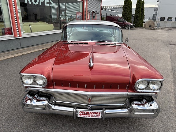 Oldsmobile Ninety Eight 12 of 30