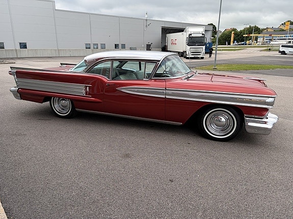 Oldsmobile Ninety Eight 9 of 30