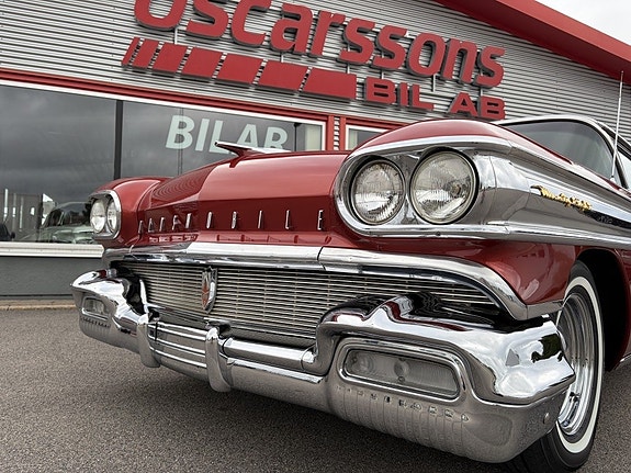 Oldsmobile Ninety Eight 26 of 30