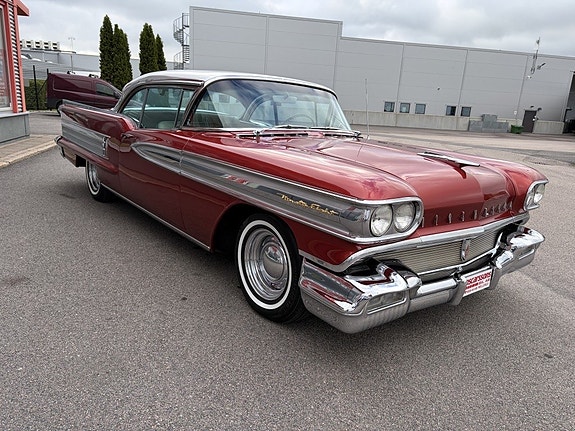 Oldsmobile Ninety Eight 10 of 30