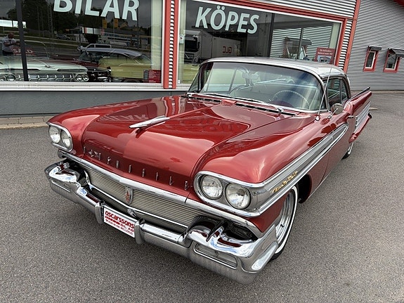 Oldsmobile Ninety Eight 13 of 30