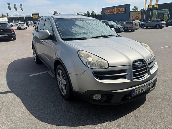 Subaru Tribeca 2 of 5