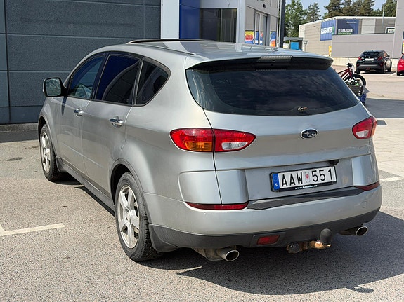Subaru Tribeca 4 of 5