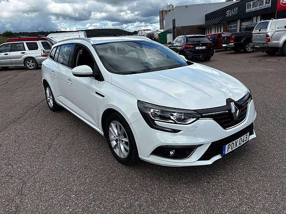 Renault Megane IV 2 of 5