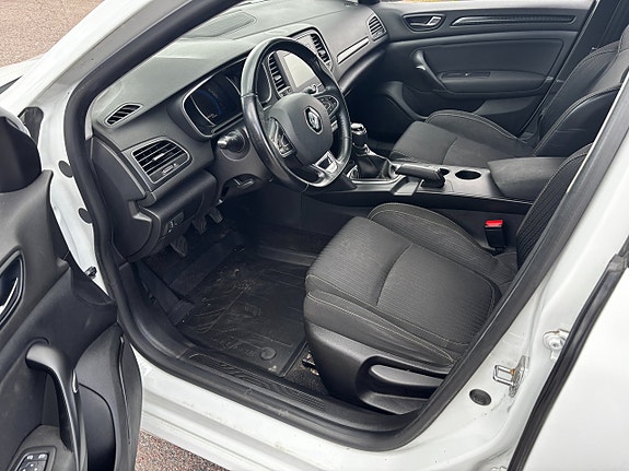 Renault Megane IV 5 of 5