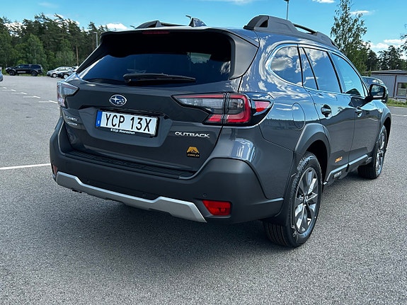 Subaru Outback 2 of 5