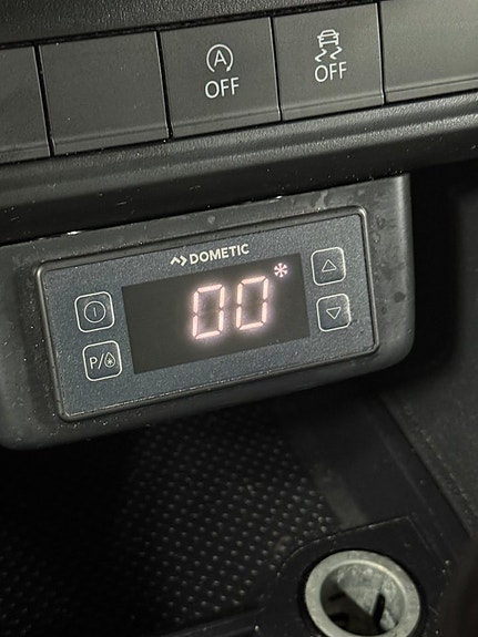 Volkswagen Caddy Maxi 22 of 22