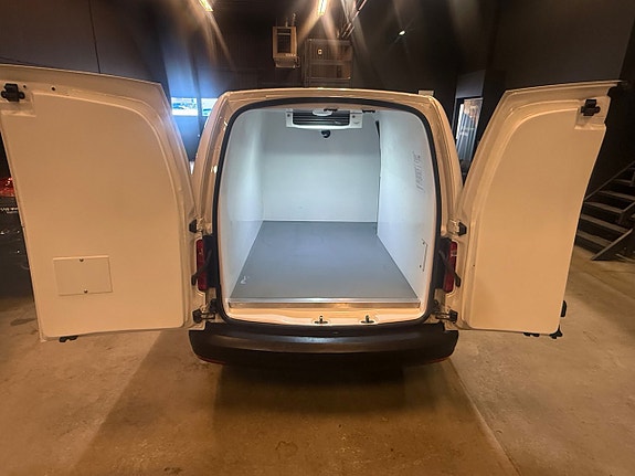 Volkswagen Caddy Maxi 19 of 22