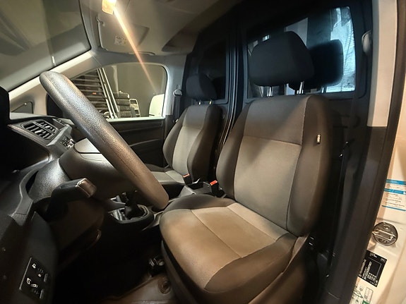 Volkswagen Caddy Maxi 13 of 22