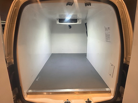 Volkswagen Caddy Maxi 17 of 22