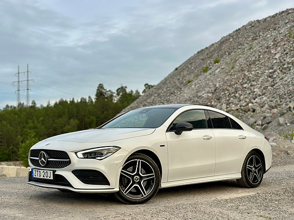Mercedes-Benz CLA250 e 3 of 5