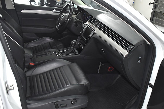 Volkswagen Passat 8 of 19