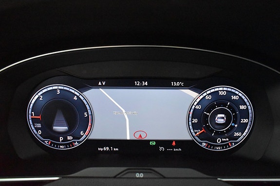 Volkswagen Passat 13 of 19