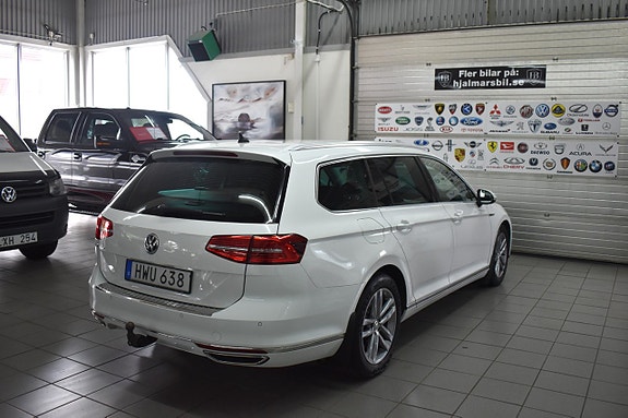 Volkswagen Passat 2 of 5