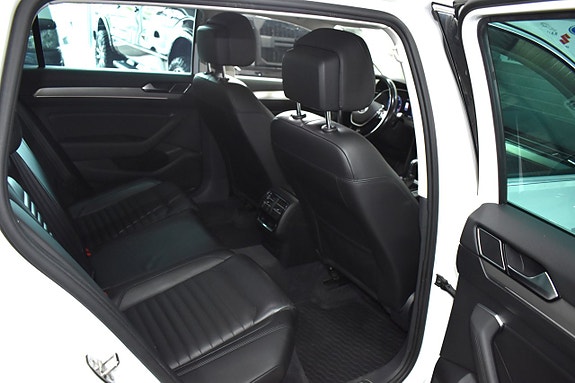Volkswagen Passat 9 of 19