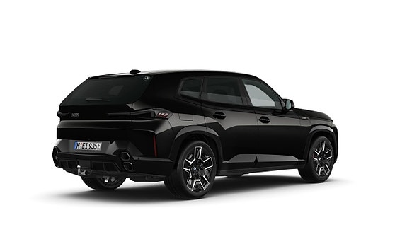 BMW XM 2 of 4