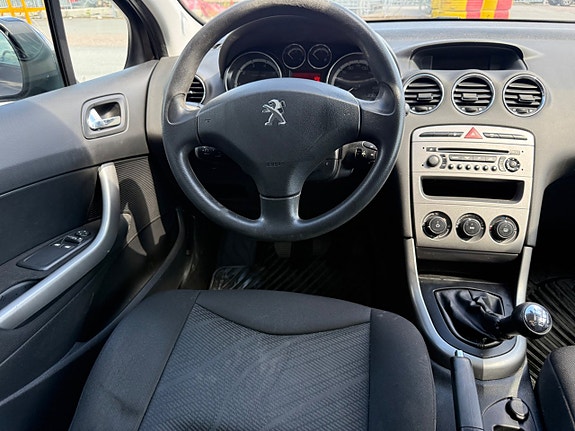 Peugeot 308 SW 9 of 9
