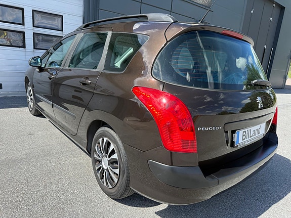 Peugeot 308 SW 4 of 9