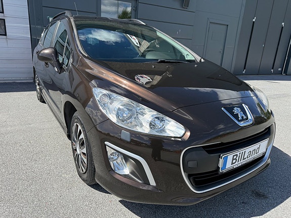 Peugeot 308 SW 3 of 9