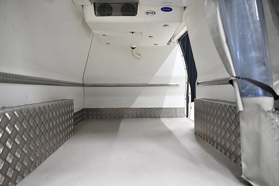 Volkswagen Caddy Maxi 11 of 29