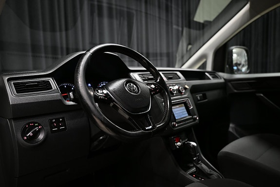 Volkswagen Caddy Maxi 16 of 29