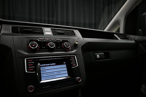 Volkswagen Caddy Maxi 26 of 29