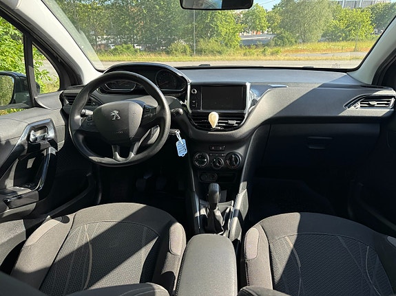 Peugeot 208 5 of 5