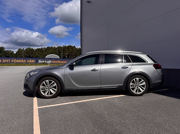 Opel Insignia Country Tourer 2 of 5