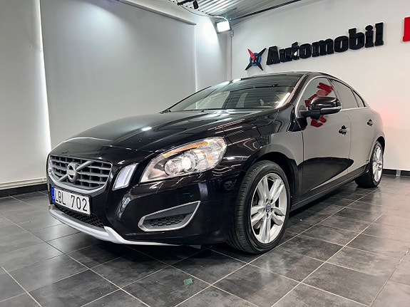 Volvo S60 4 of 5