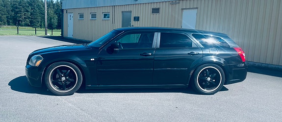 Dodge Magnum 3 of 12